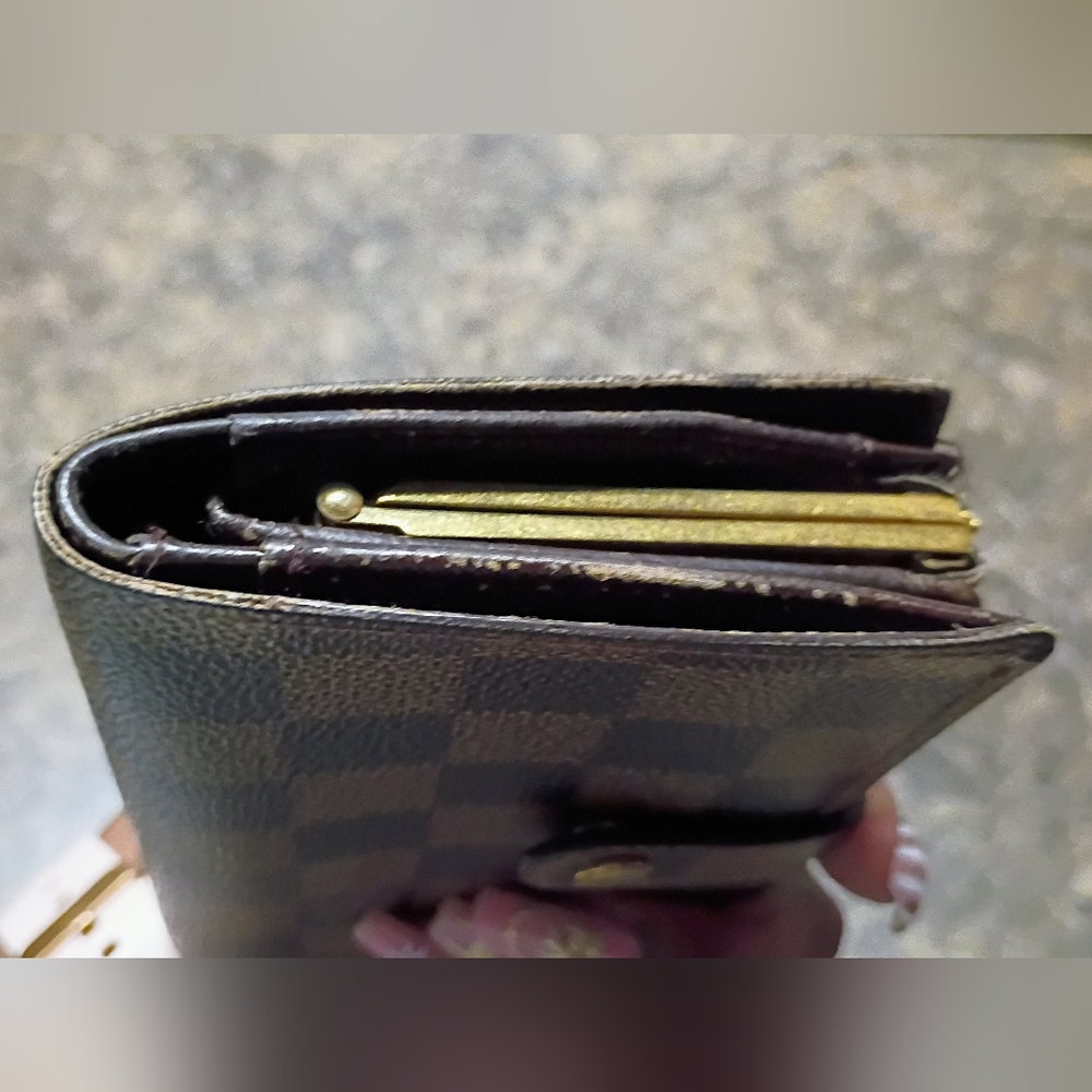 Authentic Louis Vuitton Brown Portefeuille Viennois  Damier Ebène Wallet 🤎 - Picture 11 of 13